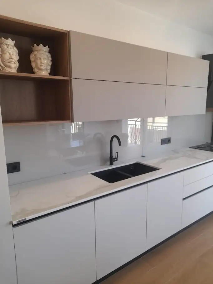 Paraschizzi in Vetro per Cucina per cucina a Palermo - Greco Vetri e Infissi 3