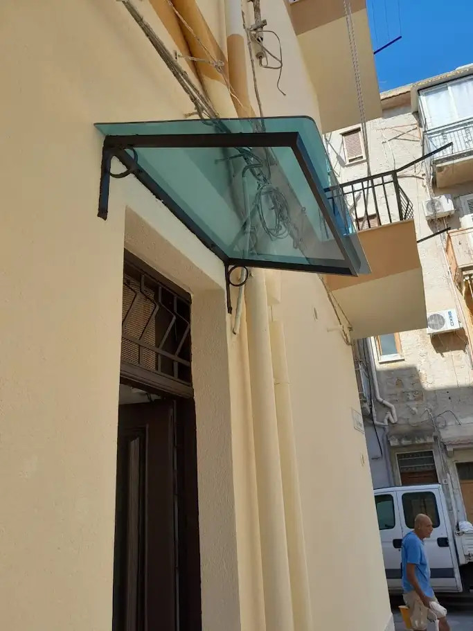 Pensiline in Vetro e Metallo realizzate a Palermo - Greco Vetri e Infissi 2