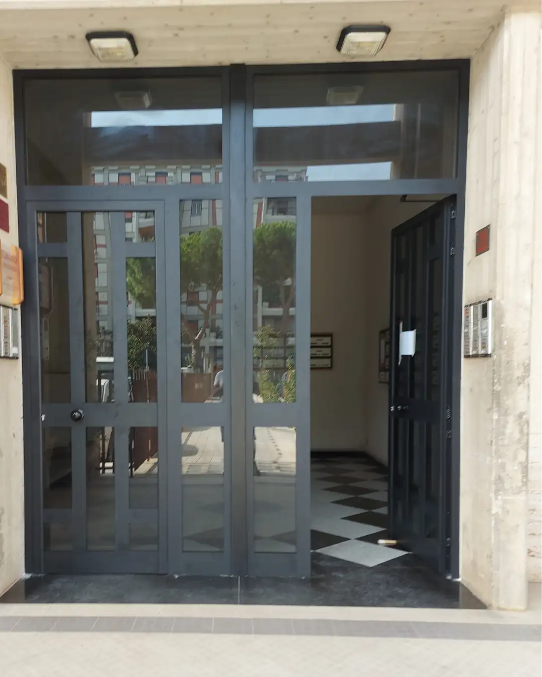 Portoni d'Ingresso su Misura realizzati a Palermo - Greco Vetri e Infissi 7
